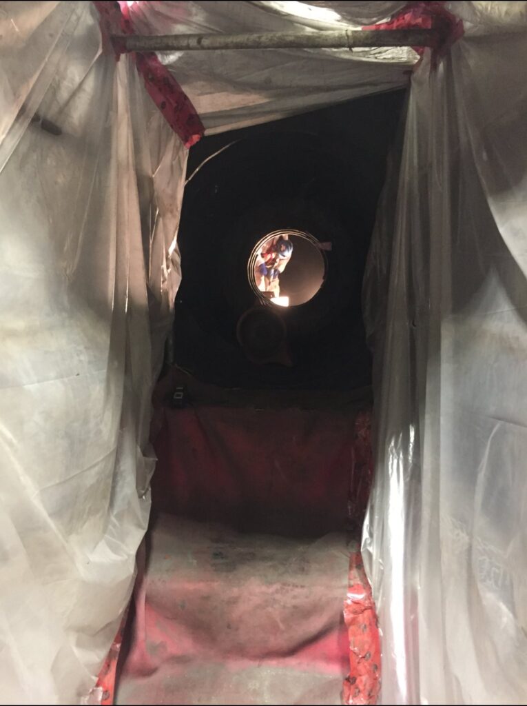 Sablage au jet d’un broyeur à minerai en espace clos (6)