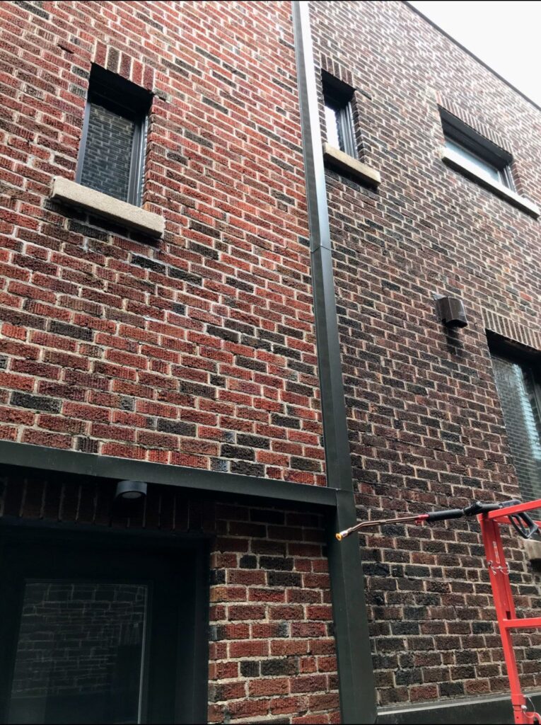 Nettoyage de brique d’une maison de ville (3)