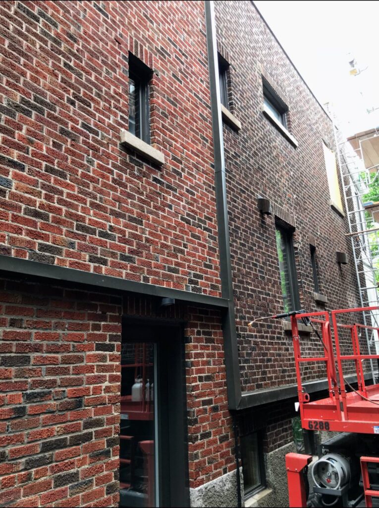 Nettoyage de brique d’une maison de ville (4)