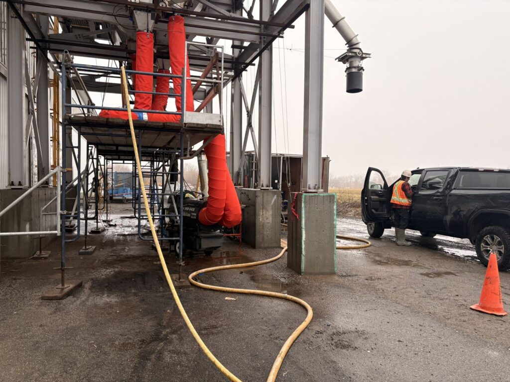 Sablage au jet de silos à grains en espace clos (6)