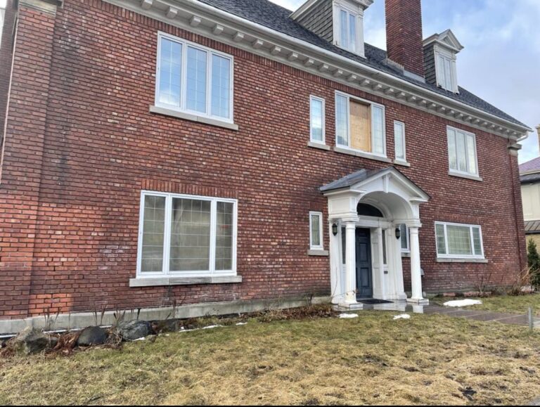 Nettoyage de brique d’une maison historique à Westmount (1)