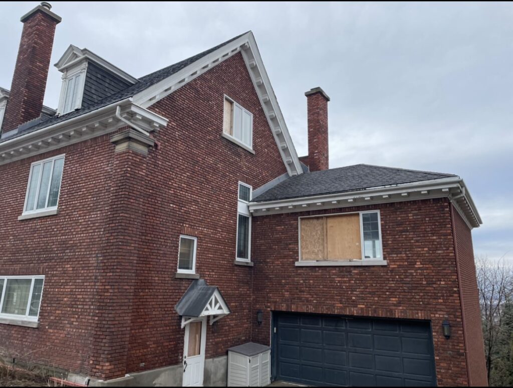 Nettoyage de brique d’une maison historique à Westmount (3)