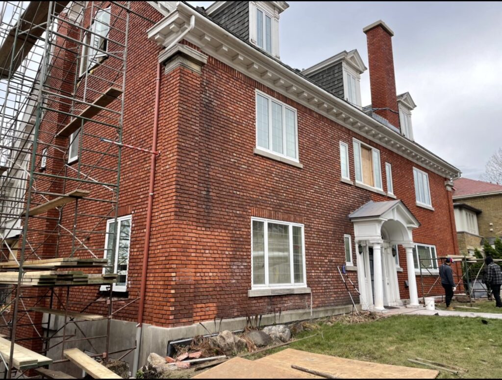 Nettoyage de brique d’une maison historique à Westmount (6)