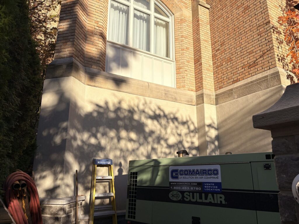 Sablage de finition sur pierre à Westmount (6)